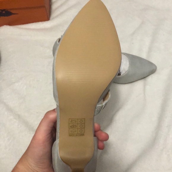 Low- pointed heels - Picture 4 of 4